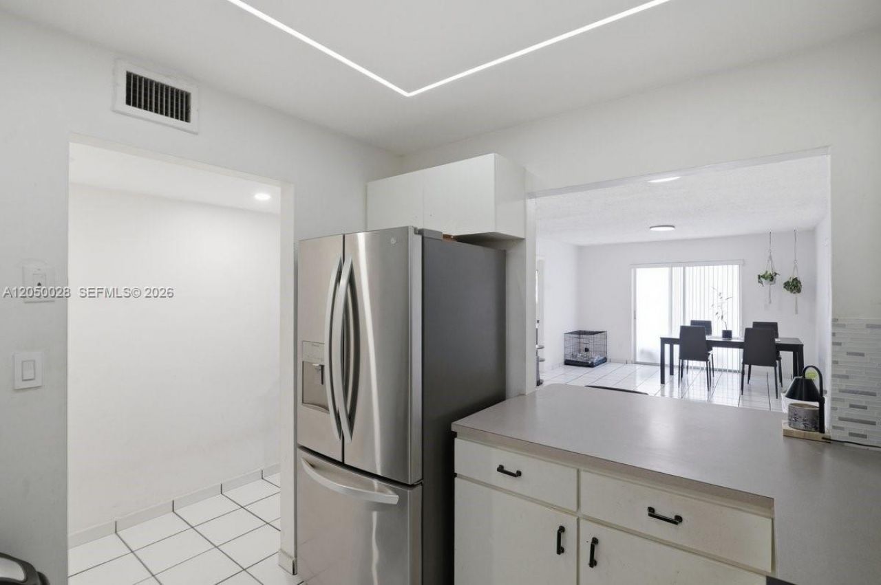 6175 W 20th Ave, Unit 311, Hialeah, FL 33012 Photo