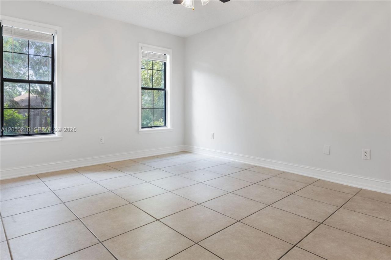 5236 Treetops Drive , Unit L-104, Naples, FL 34113 Photo