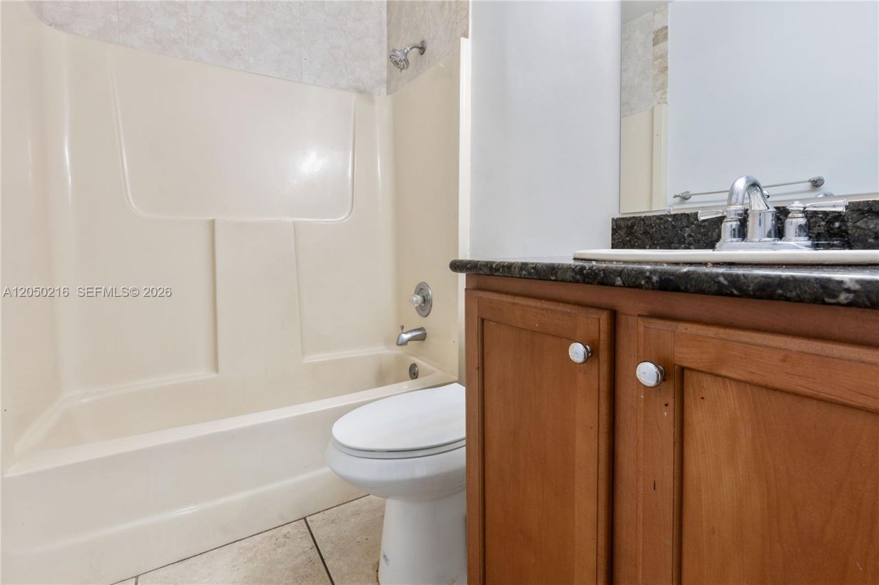 5236 Treetops Drive , Unit L-104, Naples, FL 34113 Photo