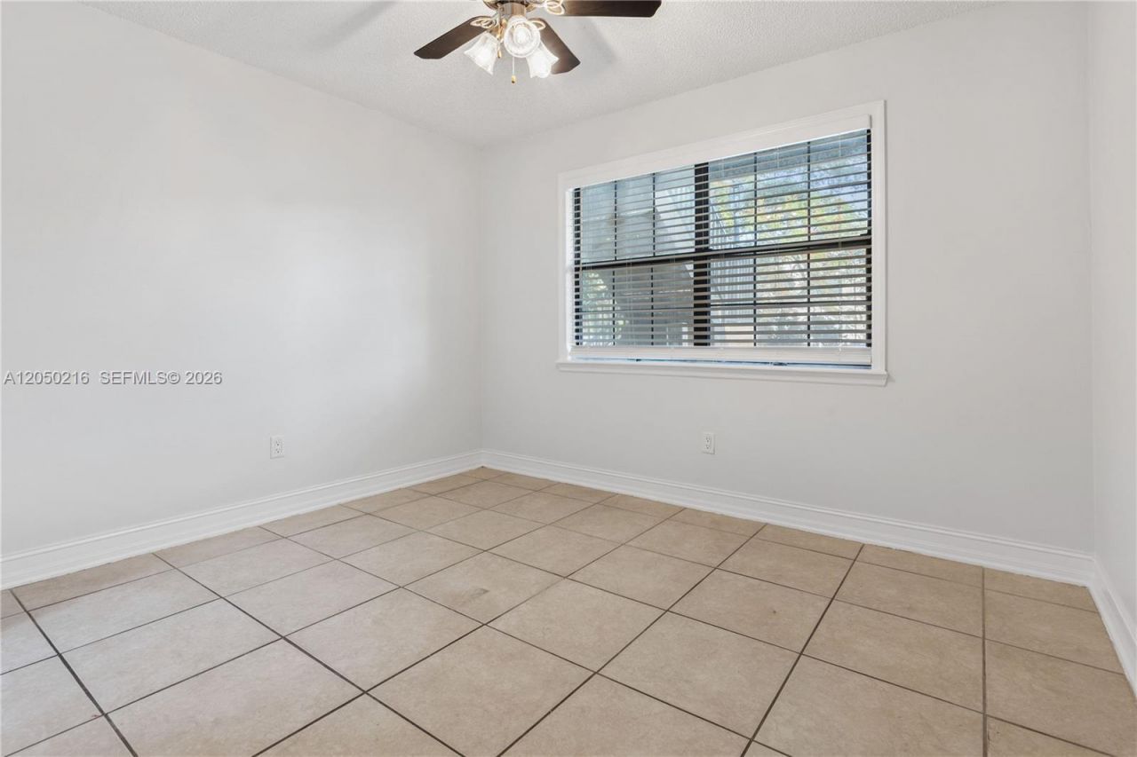 5236 Treetops Drive , Unit L-104, Naples, FL 34113 Photo