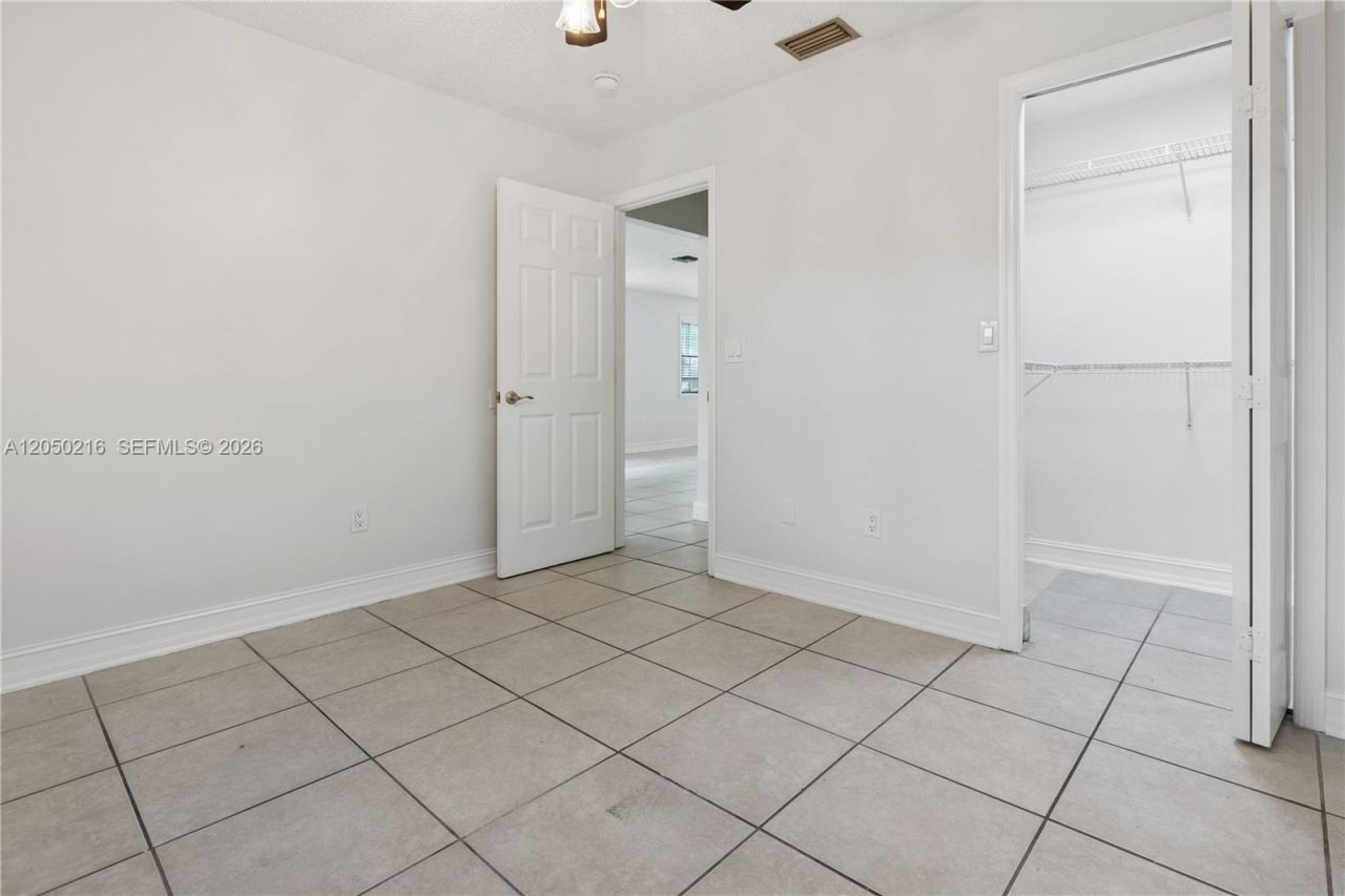 5236 Treetops Drive , Unit L-104, Naples, FL 34113 Photo