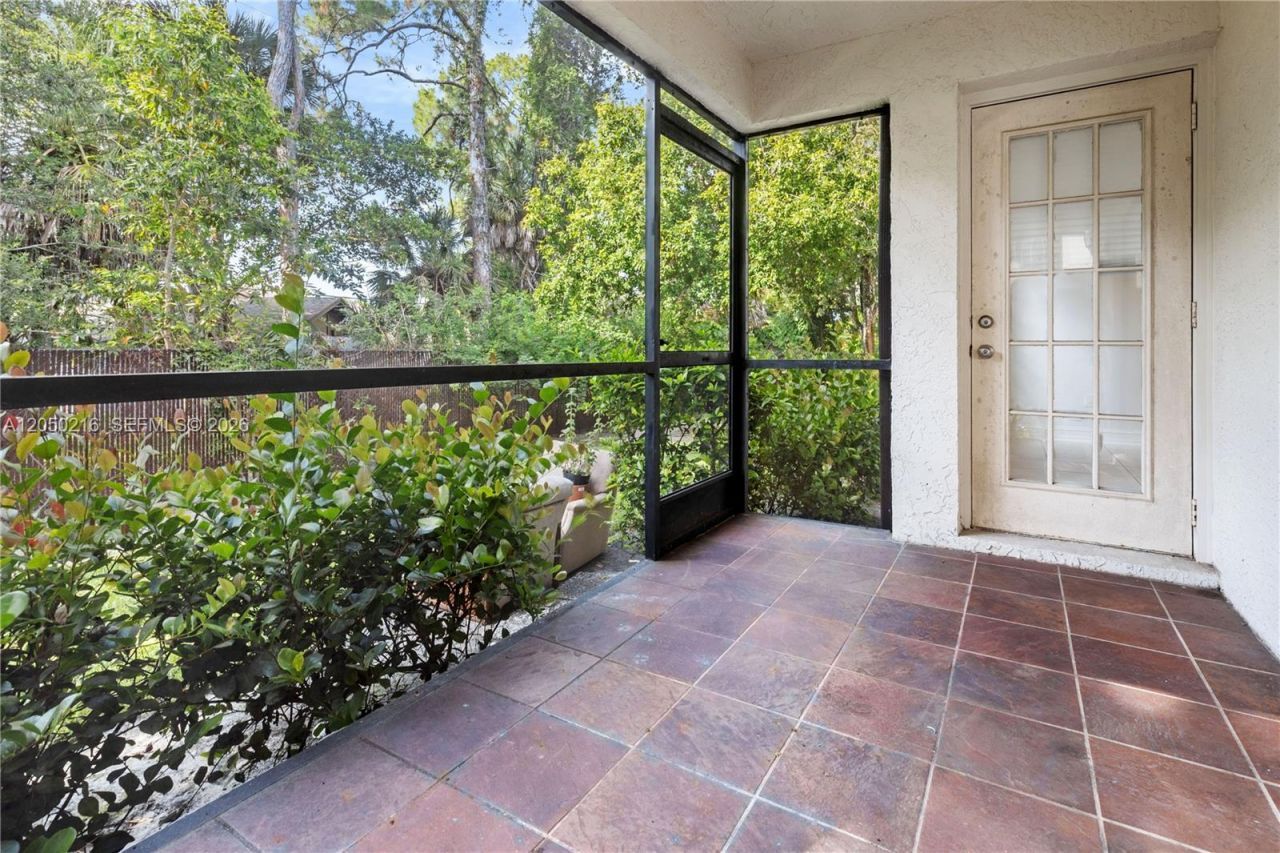 5236 Treetops Drive , Unit L-104, Naples, FL 34113 Photo
