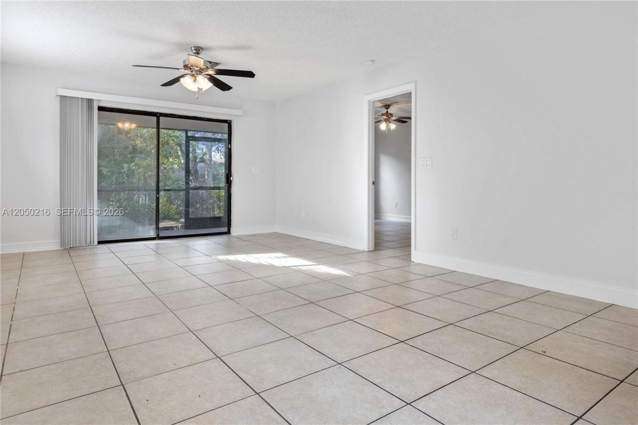 5236 Treetops Drive , Unit L-104, Naples, FL 34113 Photo