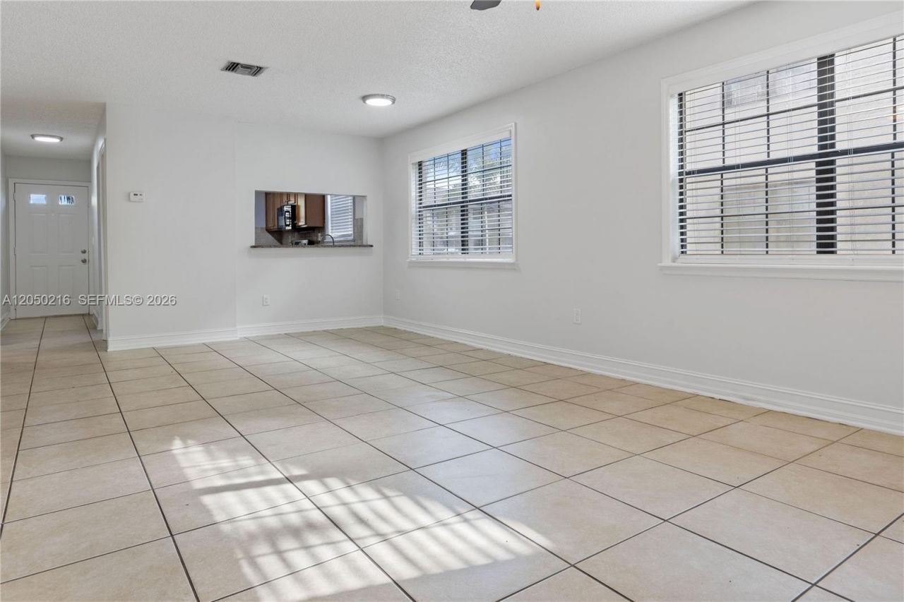 5236 Treetops Drive , Unit L-104, Naples, FL 34113 Photo