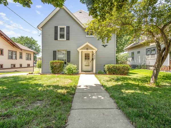 332 N London Avenue , Rockford, IL 61107