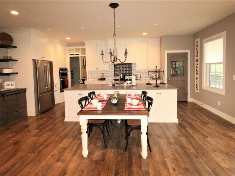 2374 Deer Creek Circle, Orrville, OH 44667 Photo 11