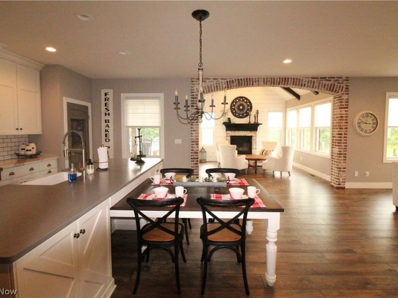 2374 Deer Creek Circle, Orrville, OH 44667 Photo 8