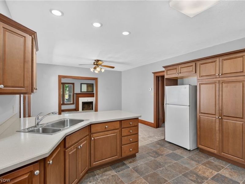 862 Lakeview Drive, Lorain, OH 44052 Photo 22