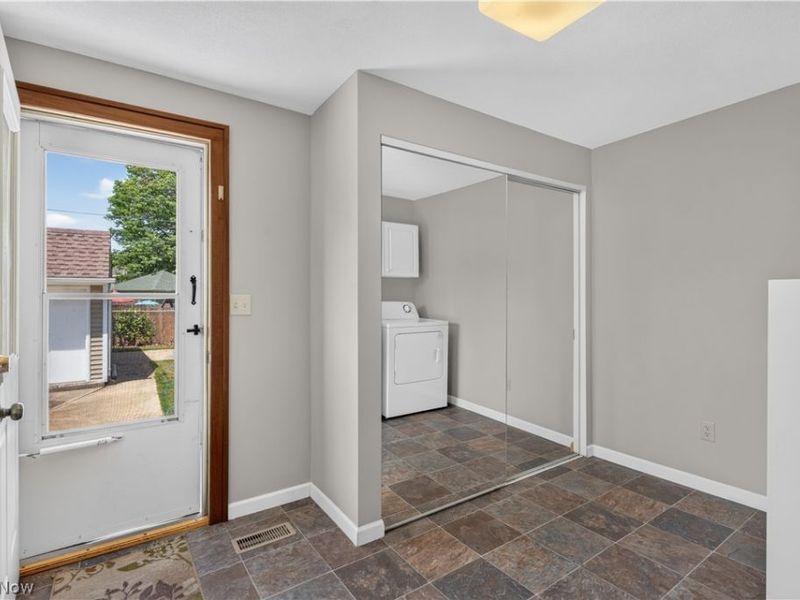 862 Lakeview Drive, Lorain, OH 44052 Photo 30