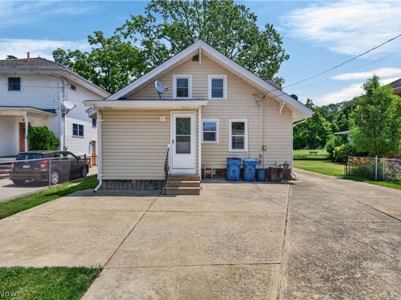 862 Lakeview Drive, Lorain, OH 44052 Photo 5