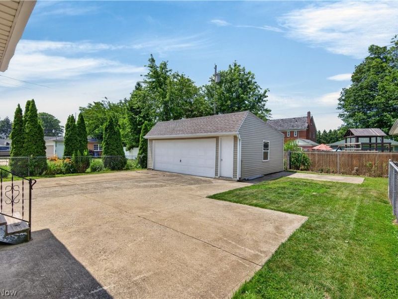 862 Lakeview Drive, Lorain, OH 44052 Photo 8