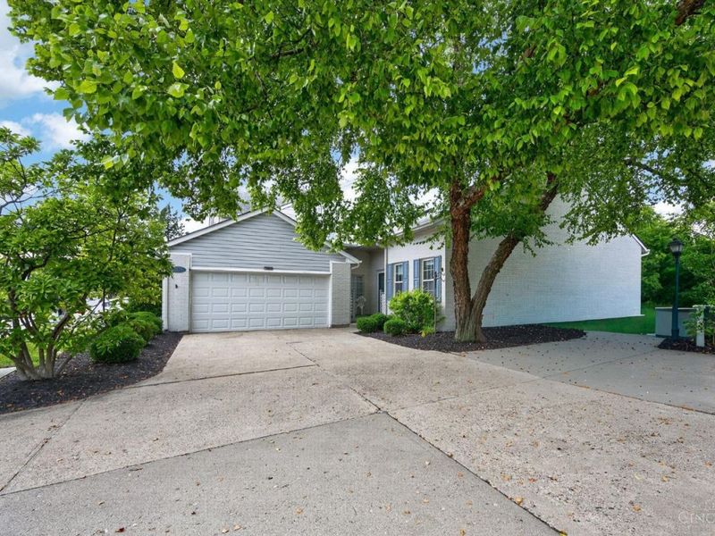 12178 Peak Drive, Springdale, OH 45246 Photo 2