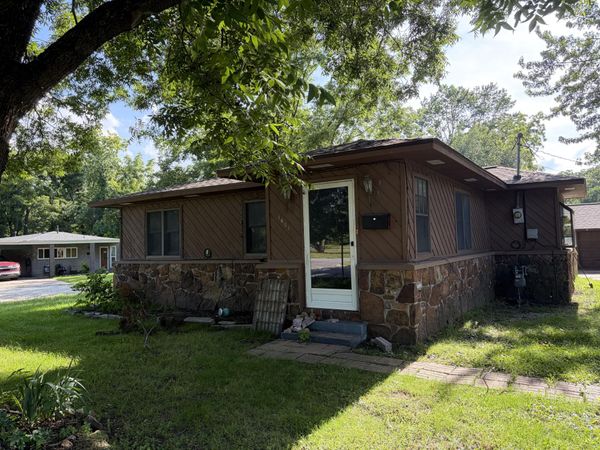 1601 D Street NE, Miami, OK 74354