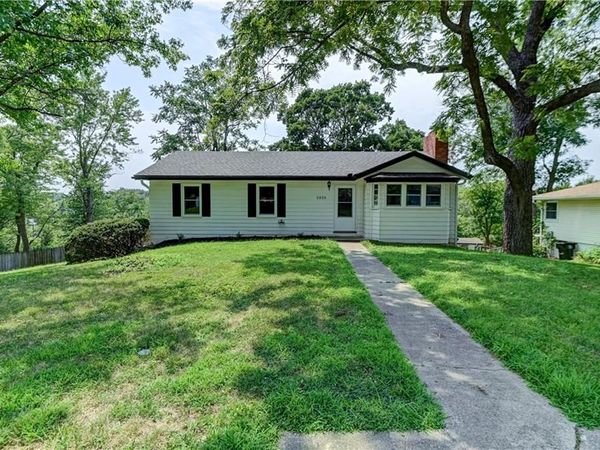 2820 Berry Lane, Independence, MO 64057