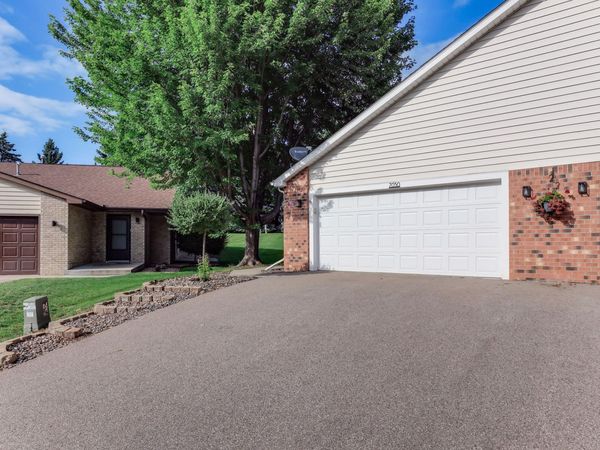 7050 Robinwood Trail , Woodbury, MN 55125