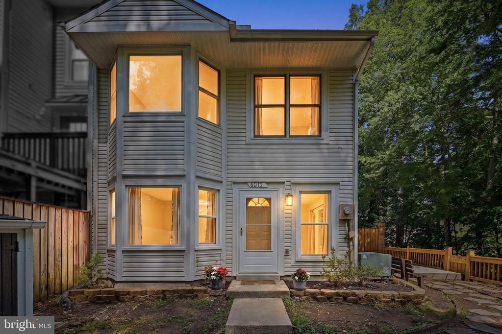6015 CHESTNUT HOLLOW COURT, CENTREVILLE, VA 20121