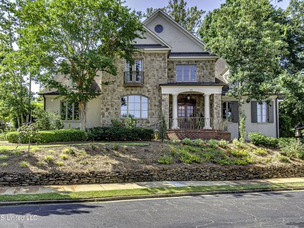 15 Eastparke Drive, Jackson, MS 39211