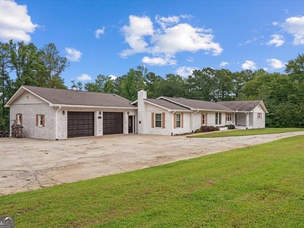 2716 Georgia 16, Carrollton, GA 30116