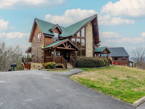 3329 Grouse Ridge Lane , Sevierville, TN 37876