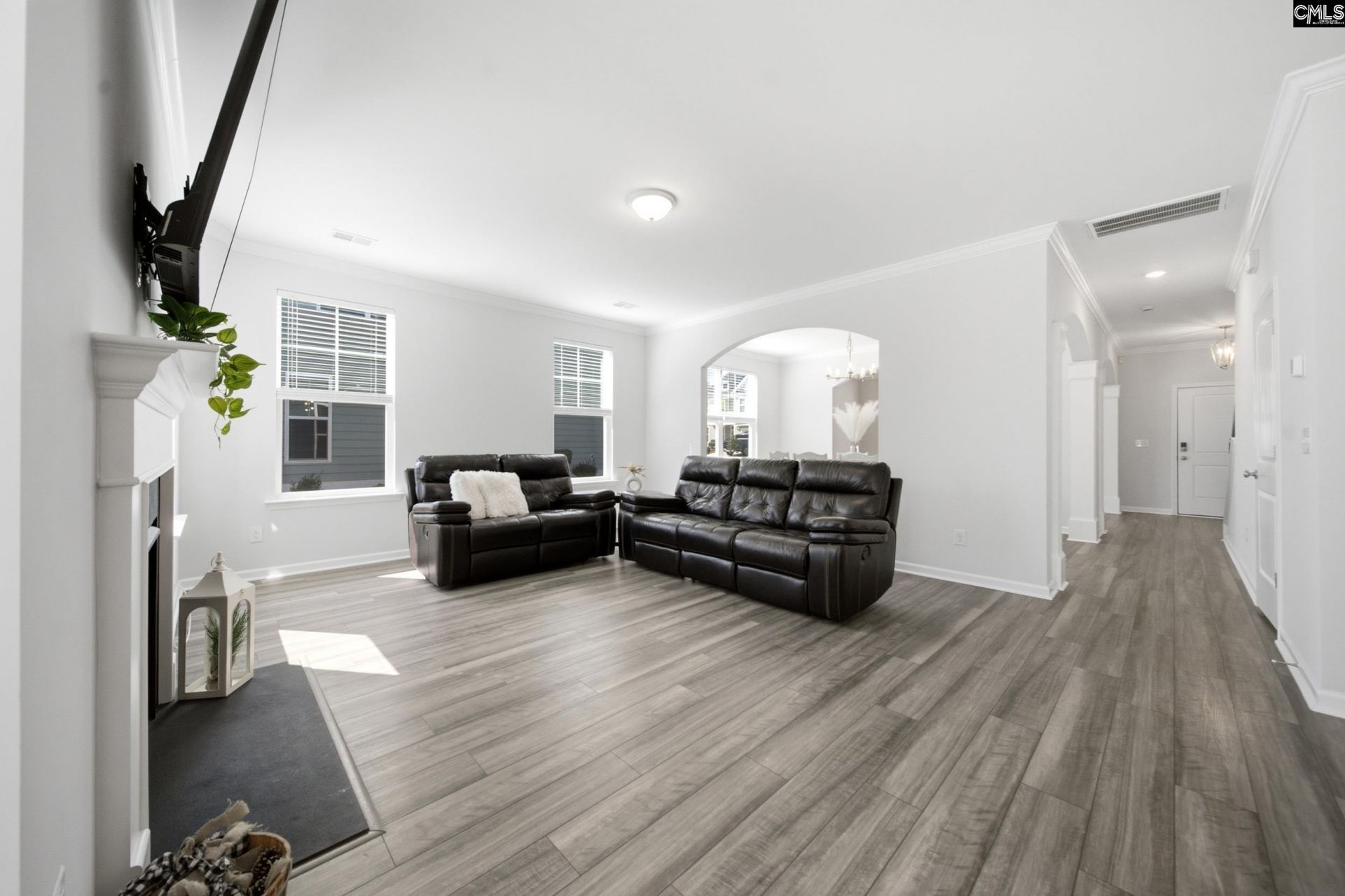 372 Harbour Pointe Drive Photo 10