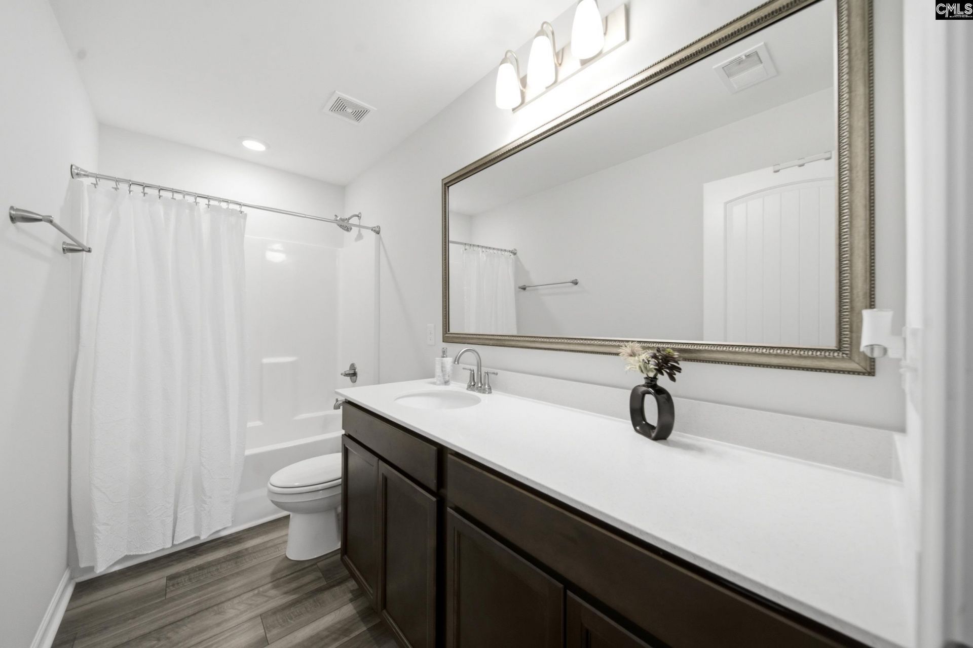 372 Harbour Pointe Drive Photo 17