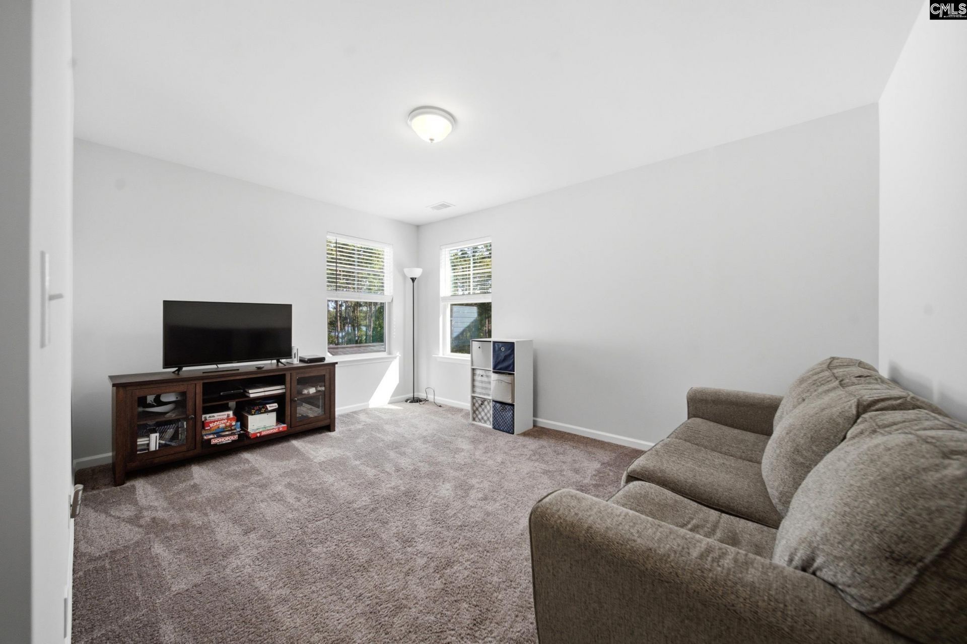 372 Harbour Pointe Drive Photo 21