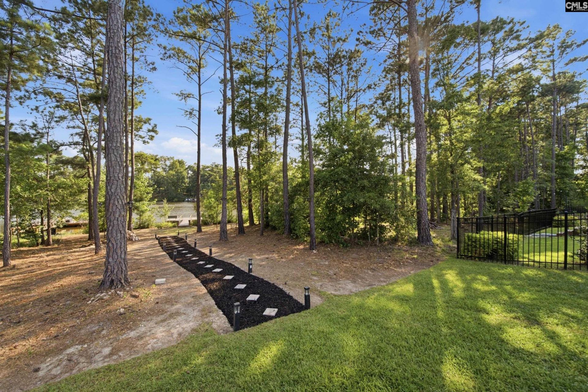 372 Harbour Pointe Drive Photo 25