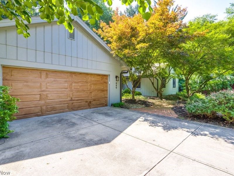 849 Pine Cone Oval, Sagamore Hills, OH 44067 Photo 2