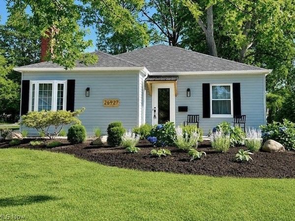 26927 E Oviatt Road, Bay Village, OH 44140