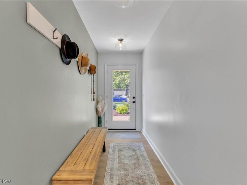 26927 E Oviatt Road, Bay Village, OH 44140 Photo 4