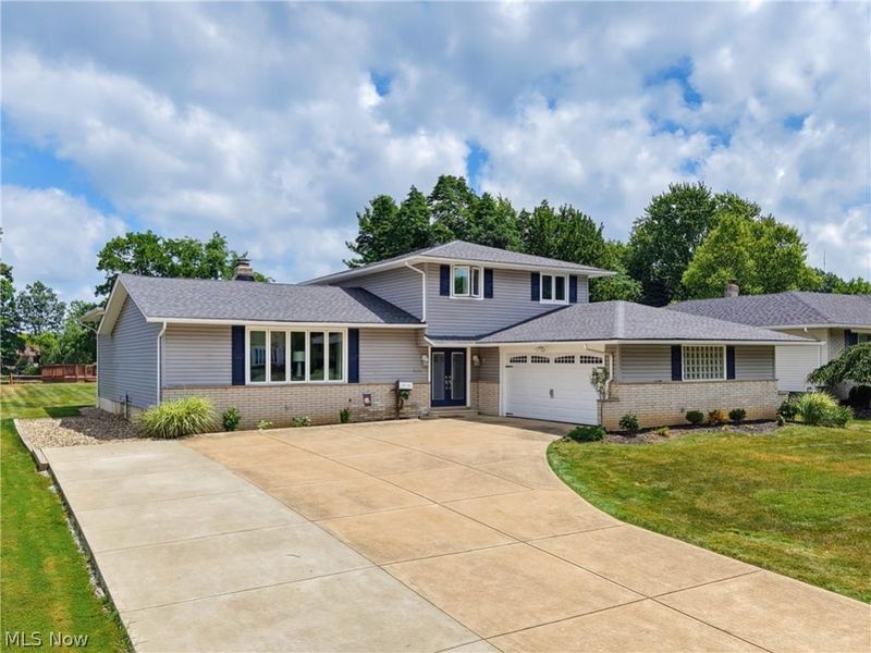 7171 Lakeview Drive, Parma, OH 44129 Photo 3