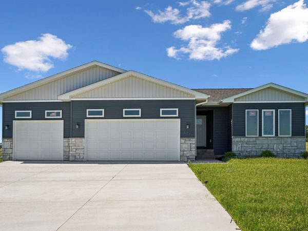 130 Moonlight Drive, Waterloo, IA 50701