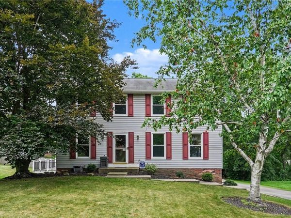 149 Briarwood Ln, Cranberry Twp, PA 16066