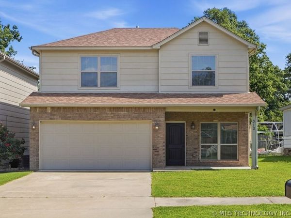 310 E 4th Street, Claremore, OK 74017