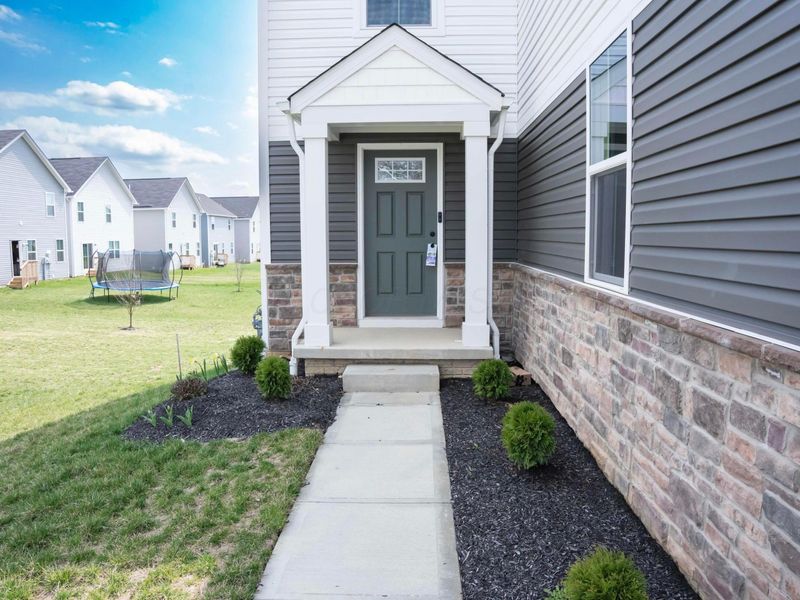 8587 Erie Loop, Canal Winchester, OH 43110 Photo 2