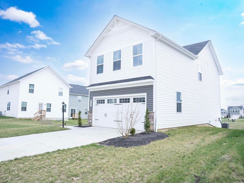 8587 Erie Loop, Canal Winchester, OH 43110 Photo 5