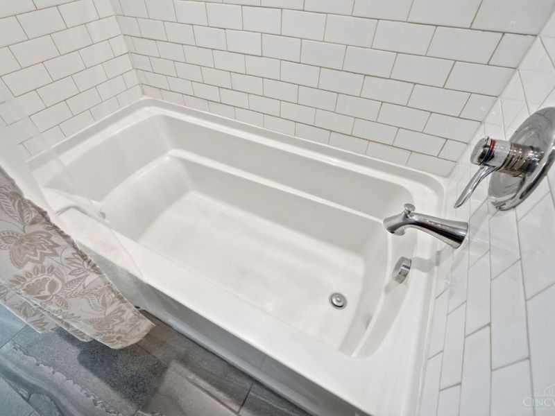 154 E McMicken Avenue, Cincinnati, OH 45202 Photo 38