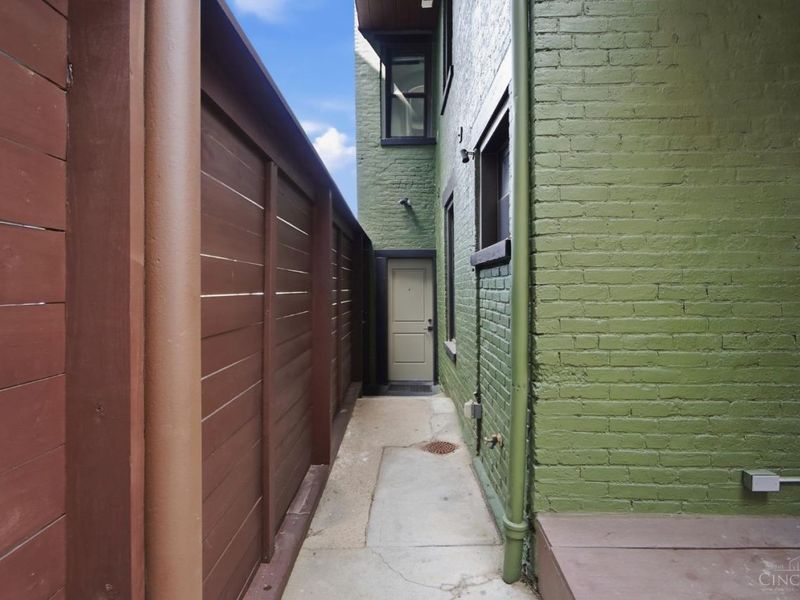 154 E McMicken Avenue, Cincinnati, OH 45202 Photo 61