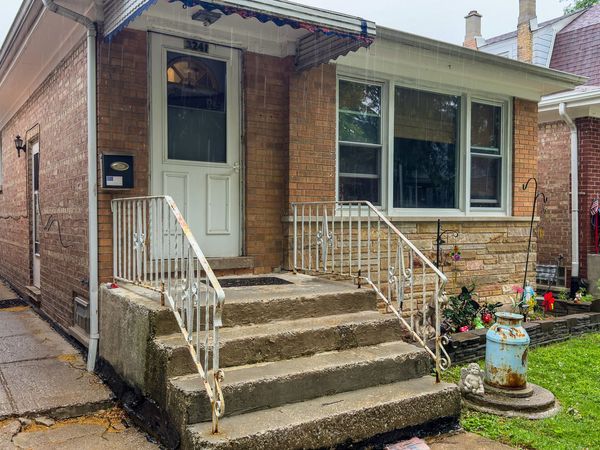 3241 N Kostner Avenue , Chicago, IL 60641