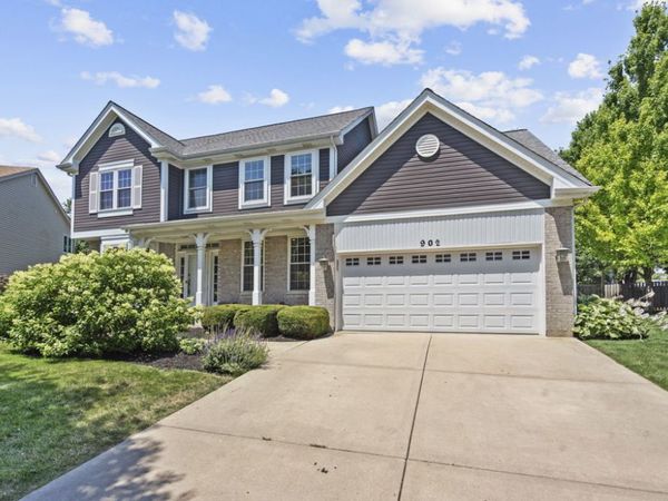 902 Chatham Drive, Carol Stream, IL 60188