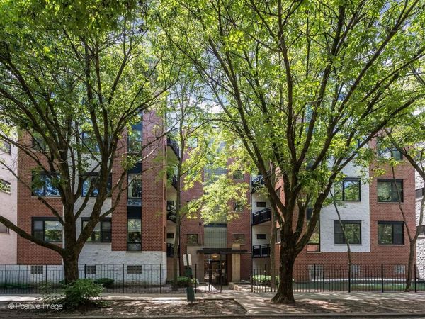 2317 W Wolfram Street , Unit 411, Chicago, IL 60618