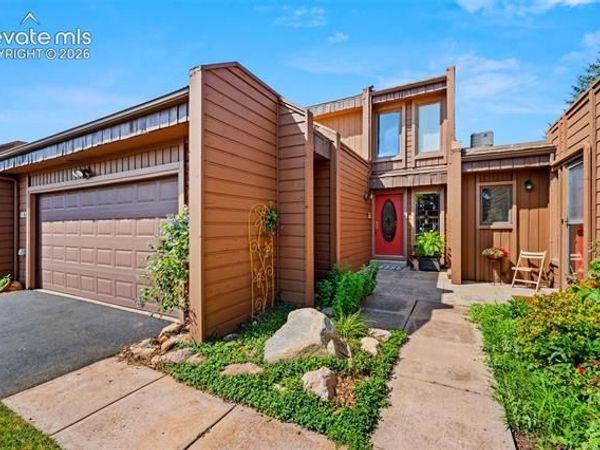1032 Hill Circle, Colorado Springs, CO 80904