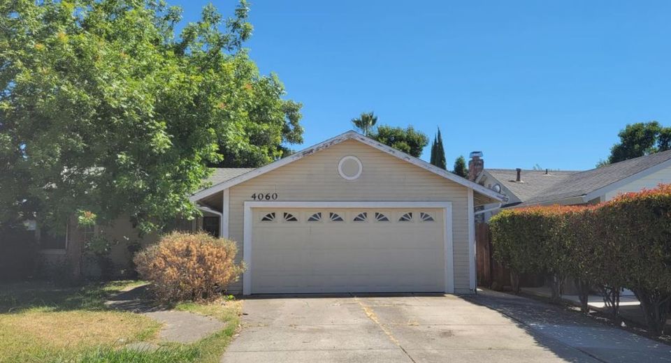 4060 Black Tail Dr, Sacramento, CA 95823 Photo