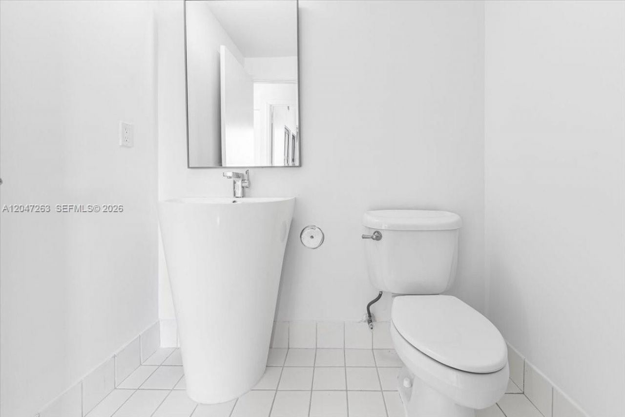 601 NE 36th St , Unit 2203, Miami, FL 33137 Photo