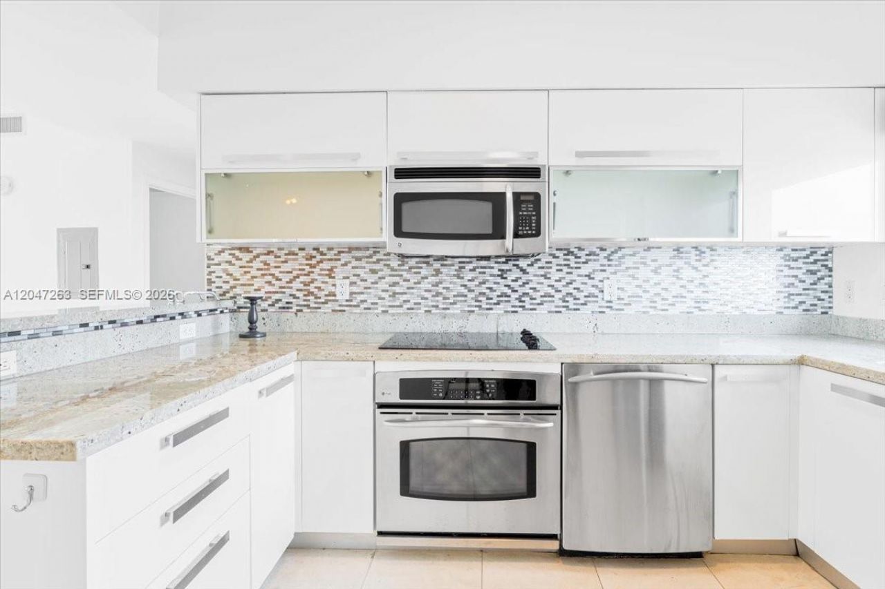 601 NE 36th St , Unit 2203, Miami, FL 33137 Photo
