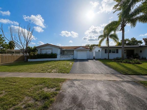 2100 N 52nd Ave, Hollywood, FL 33021