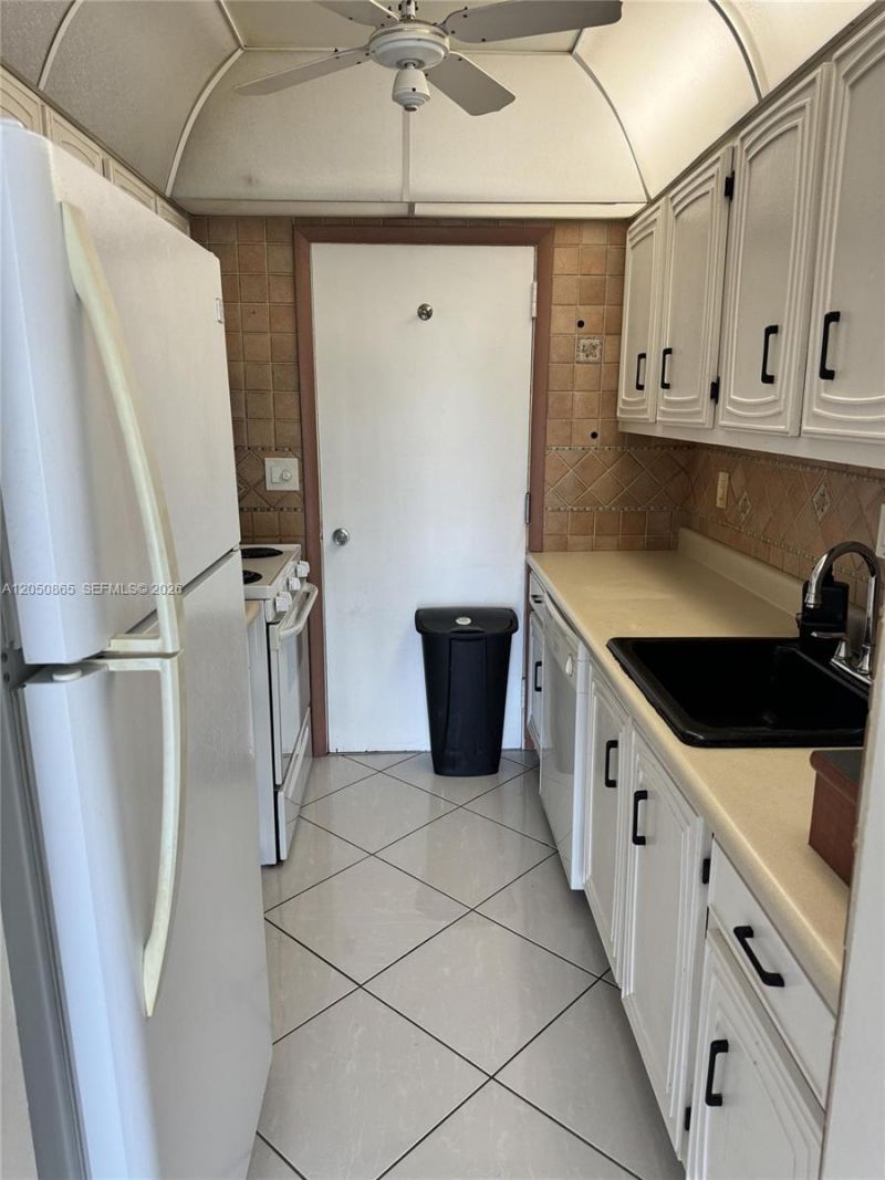 17800 Atlantic Blvd , Unit PH15, Sunny Isles Beach, FL 33160 Photo