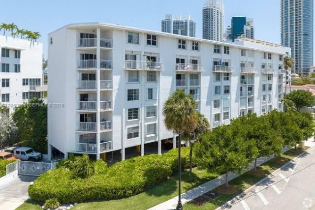 17800 Atlantic Blvd , Unit PH15, Sunny Isles Beach, FL 33160 Photo