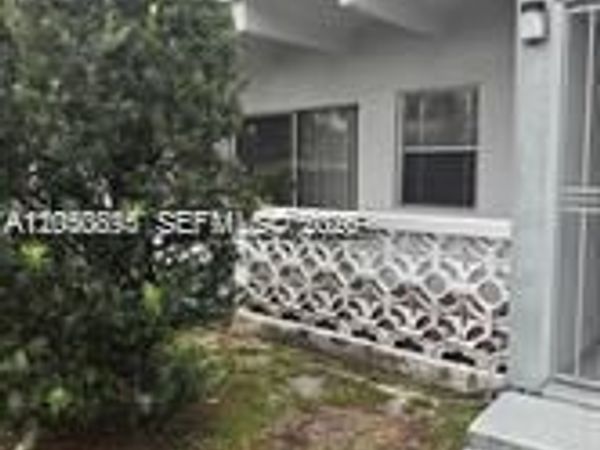2005 Sans Souci Blvd , Unit 206, North Miami, FL 33181