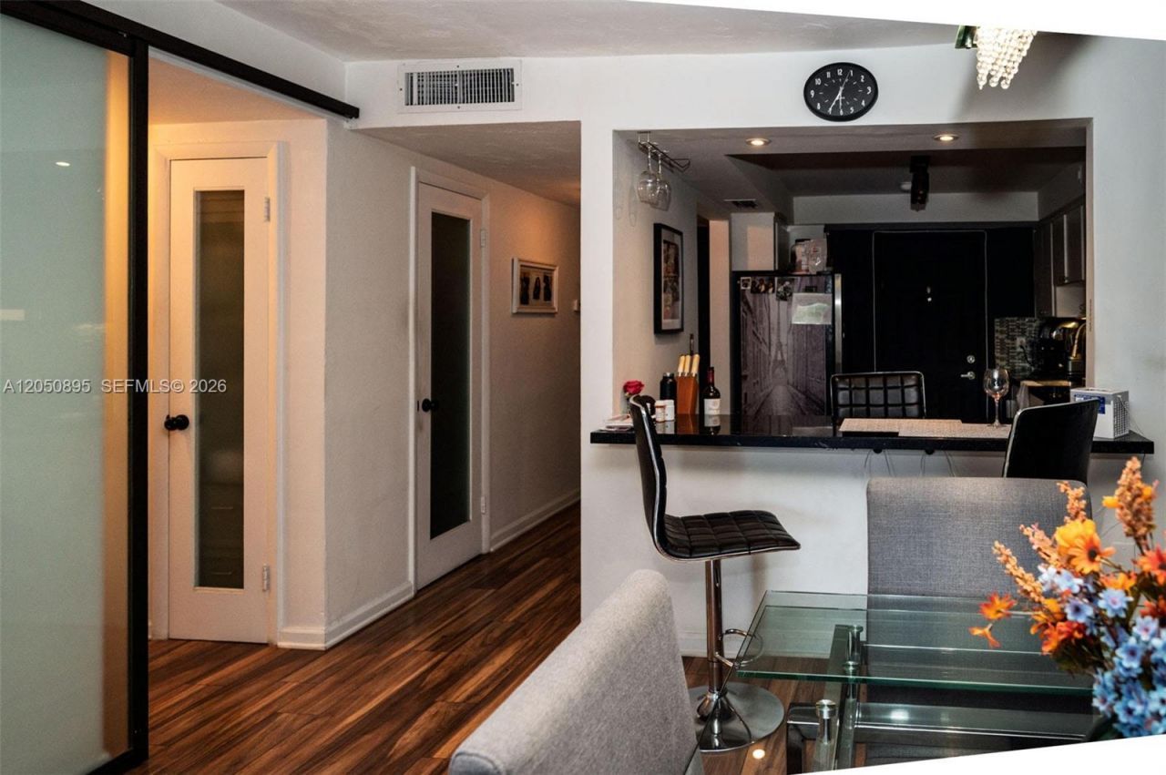 2005 Sans Souci Blvd , Unit 206, North Miami, FL 33181 Photo